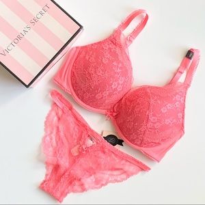 DESIGNER COLLECTION Victoria’s Secret 32DD SMALL lace bra set